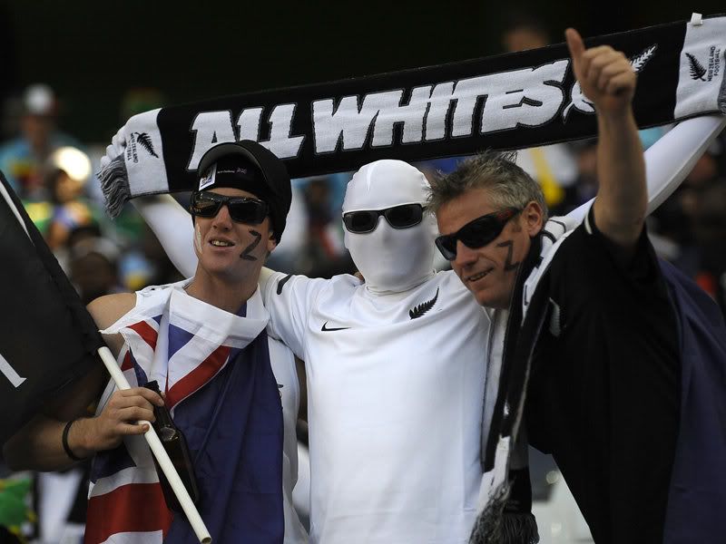 New-Zealand-fans-v-Italy_2468107.jpg