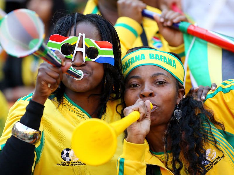 Vuvuzela-South-Africa-Fans-World-Cu.jpg