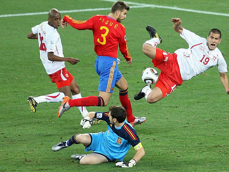 World-Cup-Spain-Switzerland-Fernand.jpg