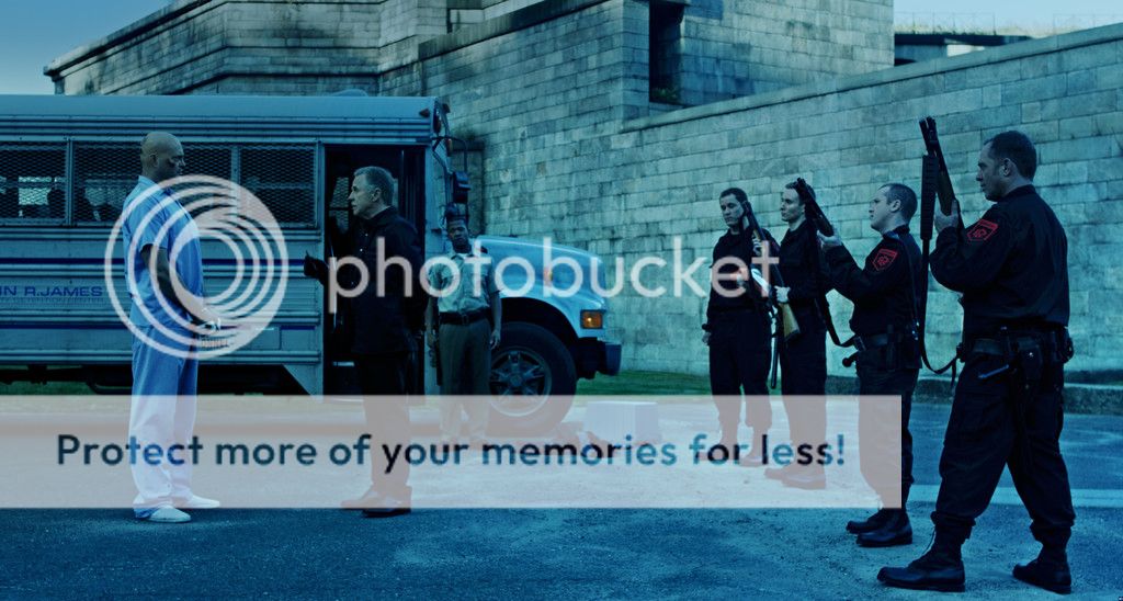  photo BrawlinCellBlock99_10_zpszwvoip6c.jpg