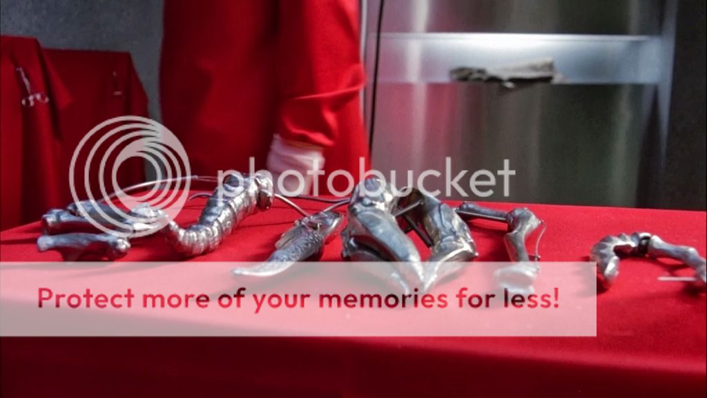 photo deadringers7_zpsul9fd8fg.jpg